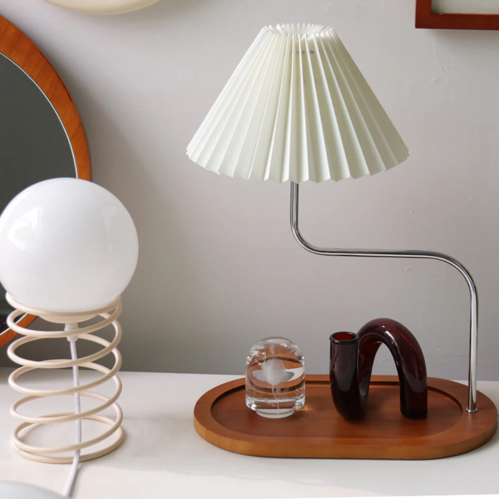 Solid Wood Retro Creative Pleated Table Lamp - Image 3